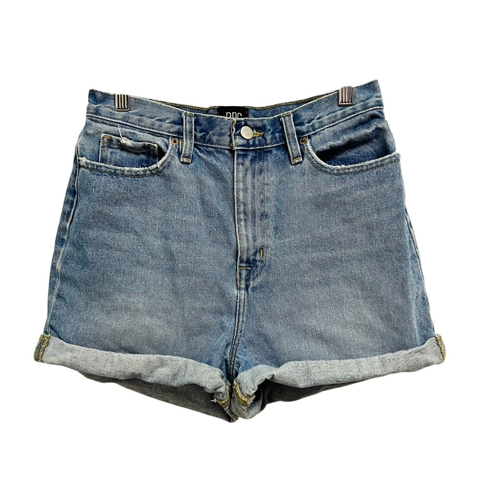 BDG Mom High-Rise Shorts Womens‎ 27 Light Blue Denim Rolled Hem Urban Outfitters